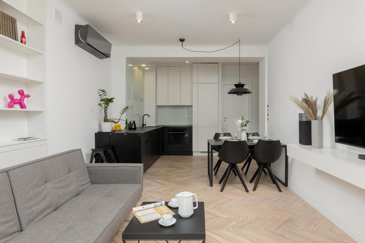 Trendy Apartment Marszalkowska With City View Near Ogrod Saski By Noclegi Renters Varsovia Exterior foto