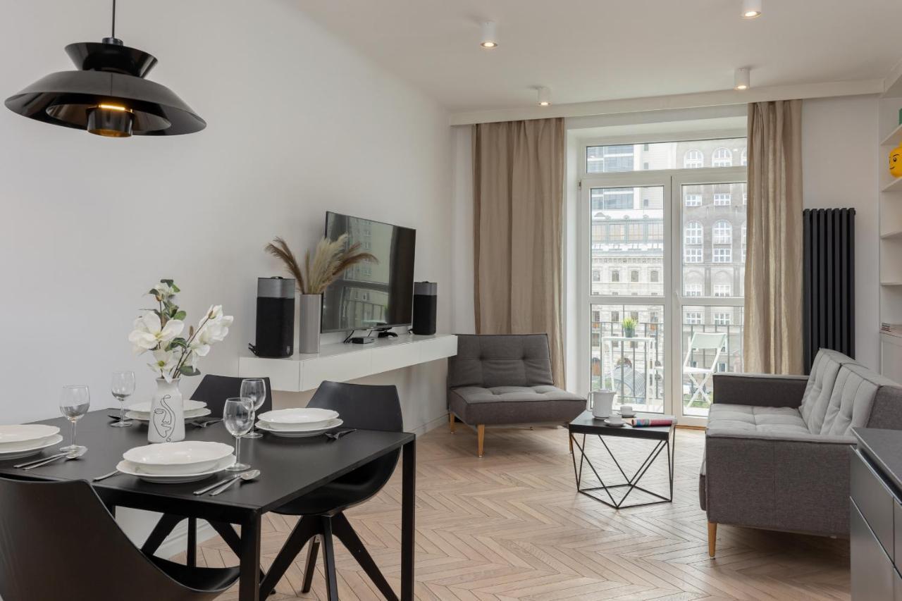 Trendy Apartment Marszalkowska With City View Near Ogrod Saski By Noclegi Renters Varsovia Exterior foto